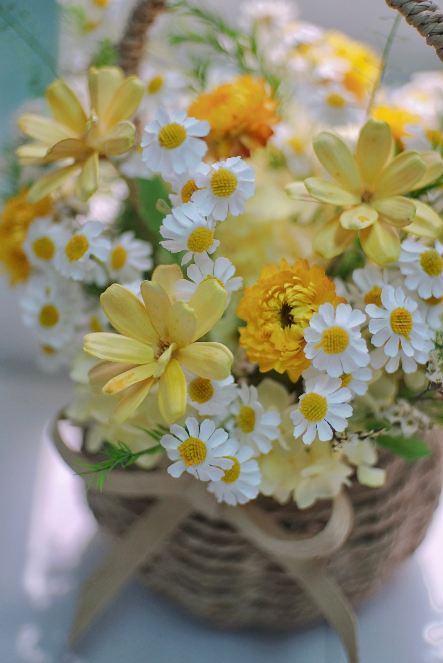 Flower Lab Singapore Chamomile flower basket yellow wood flowers