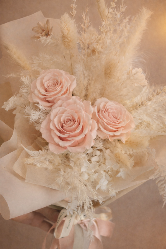 [Preserved & Dried Floral Bouquet] Whispers of Blush