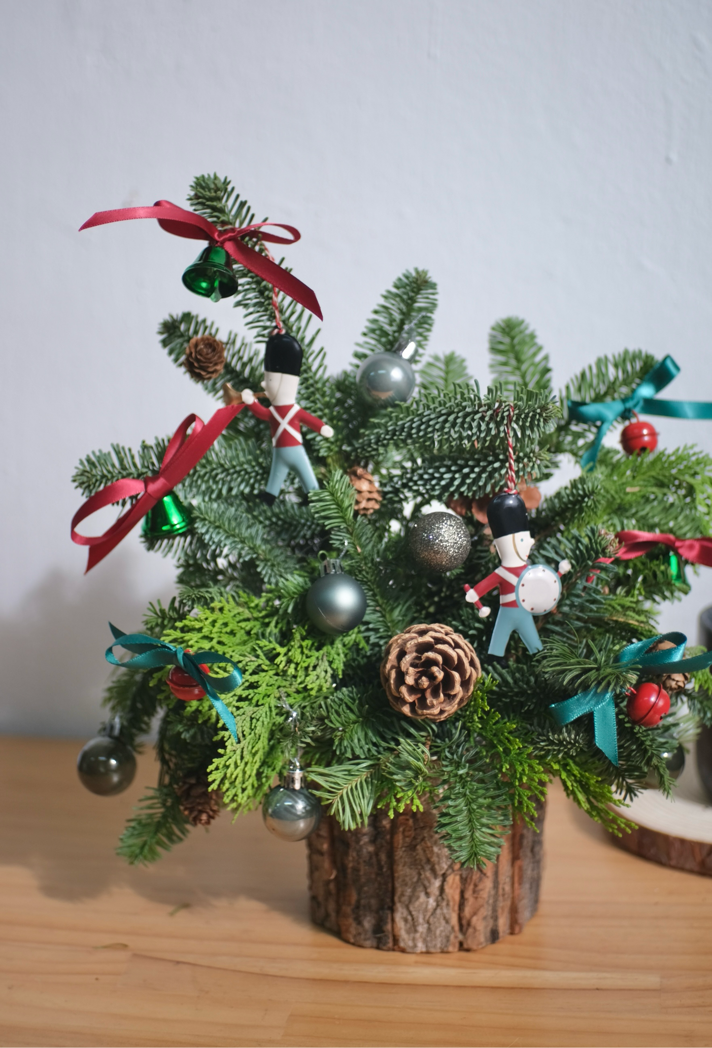 [FRESH] Festive Christmas Floral Arrangement- Jingle Bells