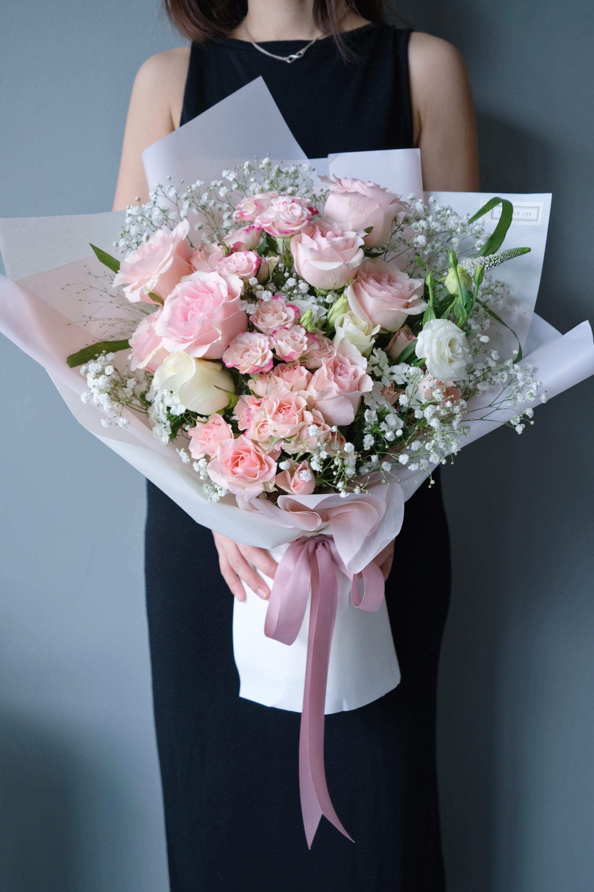 Flower Lab Singapore Florist fresh flower hand tied bouquet pink roses baby breath 