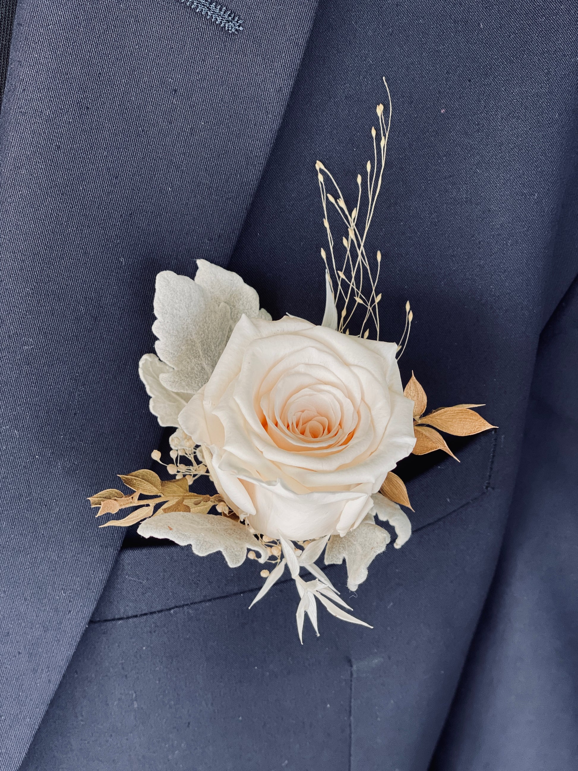 Floral Boutonniere Magnet - Best Price in Singapore - Dec 2023